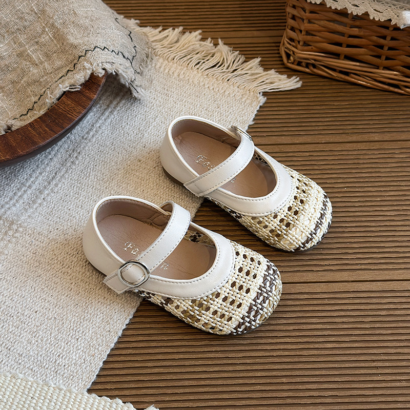 Scarpe da bambina alla moda Za - Kids Ethnic Fashion recensione e prezzo